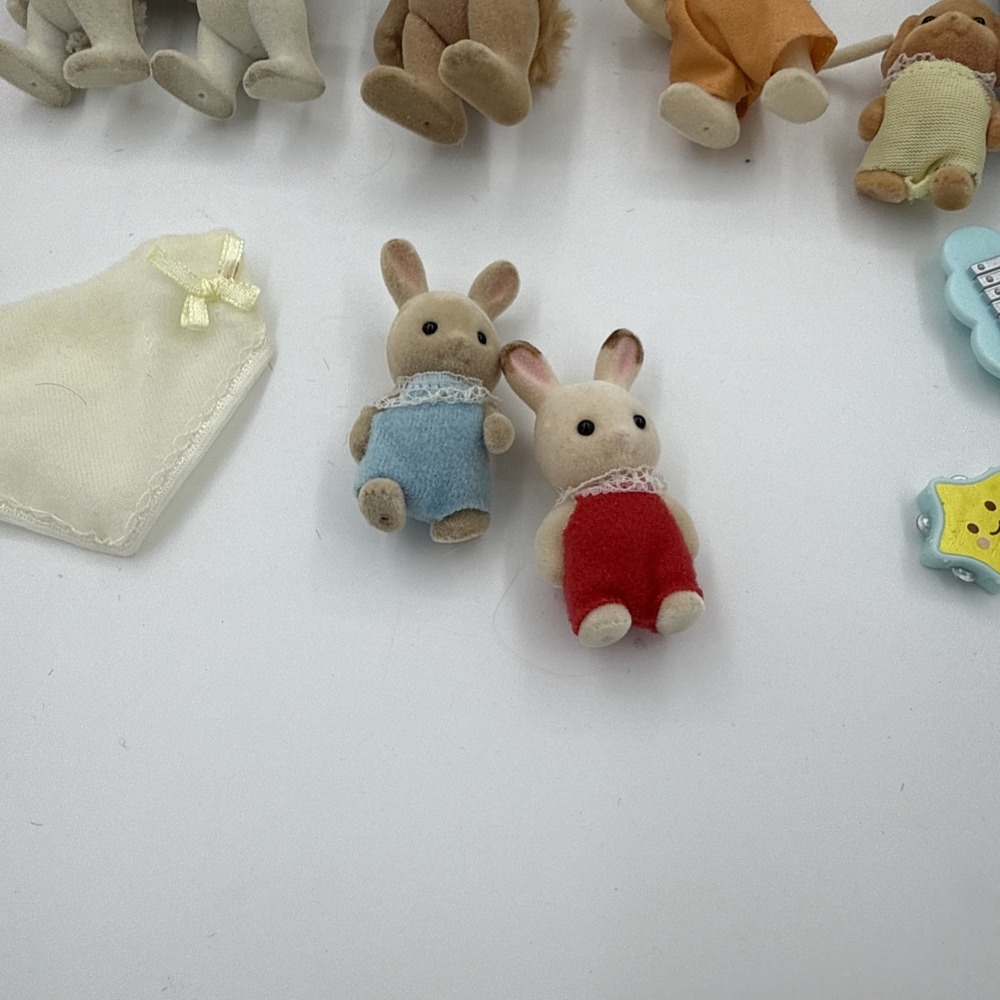 Calico Critters Lot Of 21 Animals, Some Furniture & Musical Instruments - Picture 2 of 6